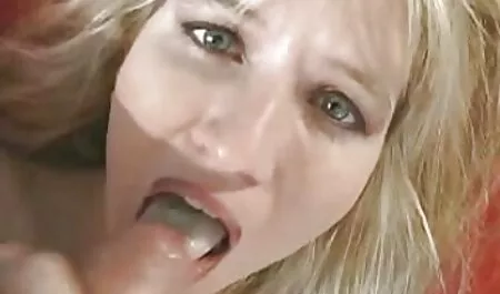 Velika guza teen pleše xxx online filme funk i daje puhanje lica Karv Maru