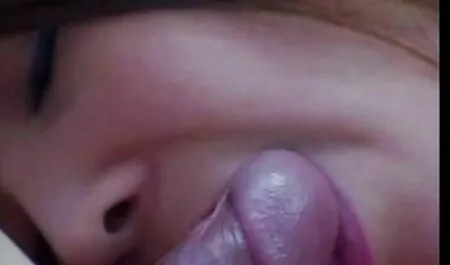 Privjesna seksualna robinja zauzima ogromna porn films gratis lica