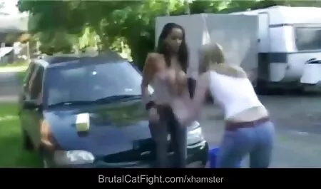 Šarmantna lisica posjeduje egzotičnu jebu filme porn free