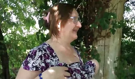 Sama u svojoj sobi, uživaj porno video online gratis