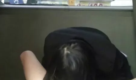 Nije dobro što su joj naletjeli film pornozot na kosu