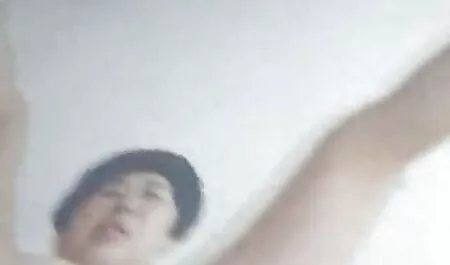 Julia, sa savršenim aflam sex gratis sisama voli analni seks