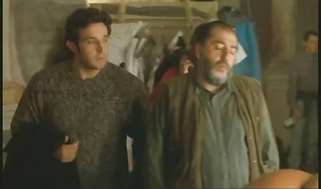 Brineta film pornozot dobiva lijep tvrdi analni jebač